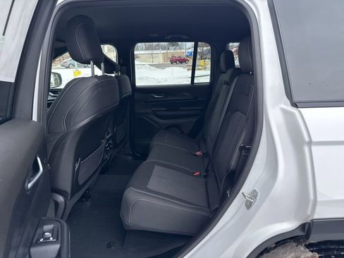 Certified 2025 Jeep Grand Cherokee Laredo w/ Luxury Tech Group I image 29