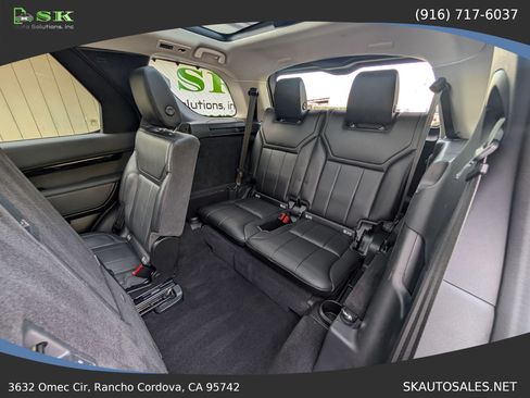 Used 2017 Land Rover Discovery SE AWD/4WD image 29