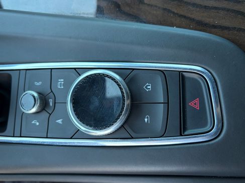Used 2022 Cadillac Escalade Sport Platinum w/ LPO, ONYX Package AWD/4WD image 32