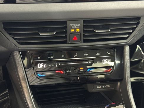 New 2027 Volkswagen Jetta SE FWD image 18