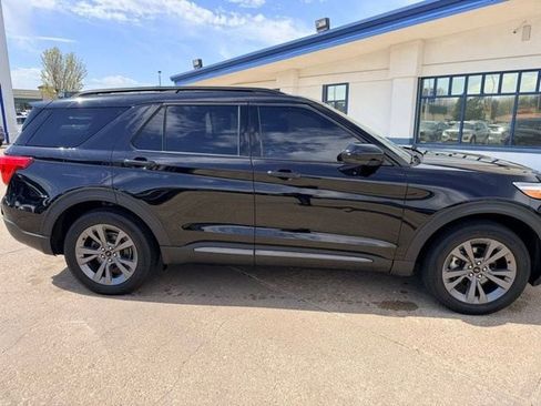 Used 2022 Ford Explorer XLT w/ Equipment Group 202A AWD/4WD image 4