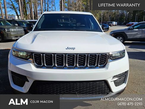 New 2025 Jeep Grand Cherokee Laredo RWD image 3