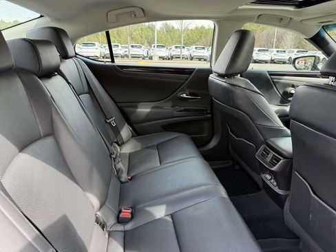 Used 2021 Lexus ES 300h w/ Premium Package image 16