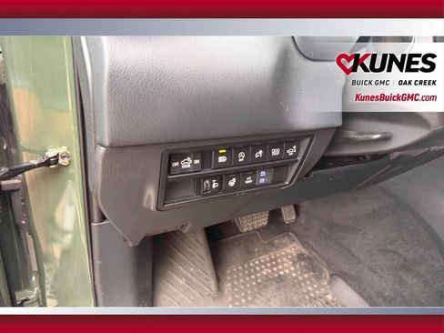 Used 2022 Toyota Tundra Limited w/ Power Package AWD/4WD image 19