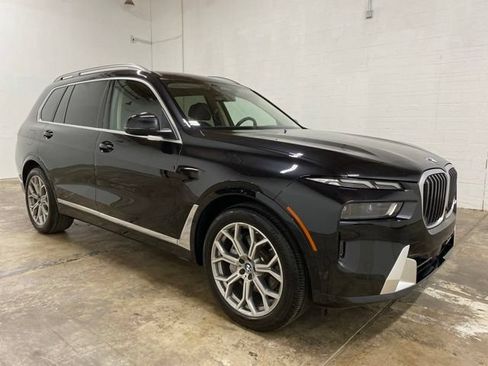 Used 2025 BMW X7 xDrive40i w/ Premium Package AWD/4WD image 7