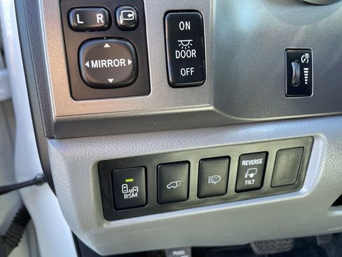 Used 2016 Toyota Sequoia Platinum image 12