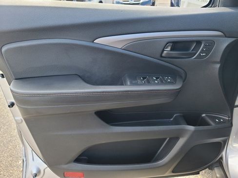 Used 2022 Honda Pilot TrailSport image 9