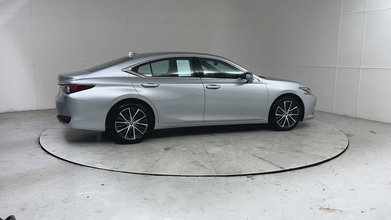 Used 2024 Lexus ES 250 w/ Premium Package AWD/4WD image 9
