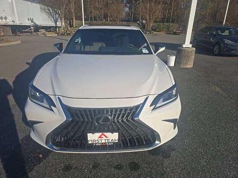 Used 2023 Lexus ES 350 w/ Premium Package image 2