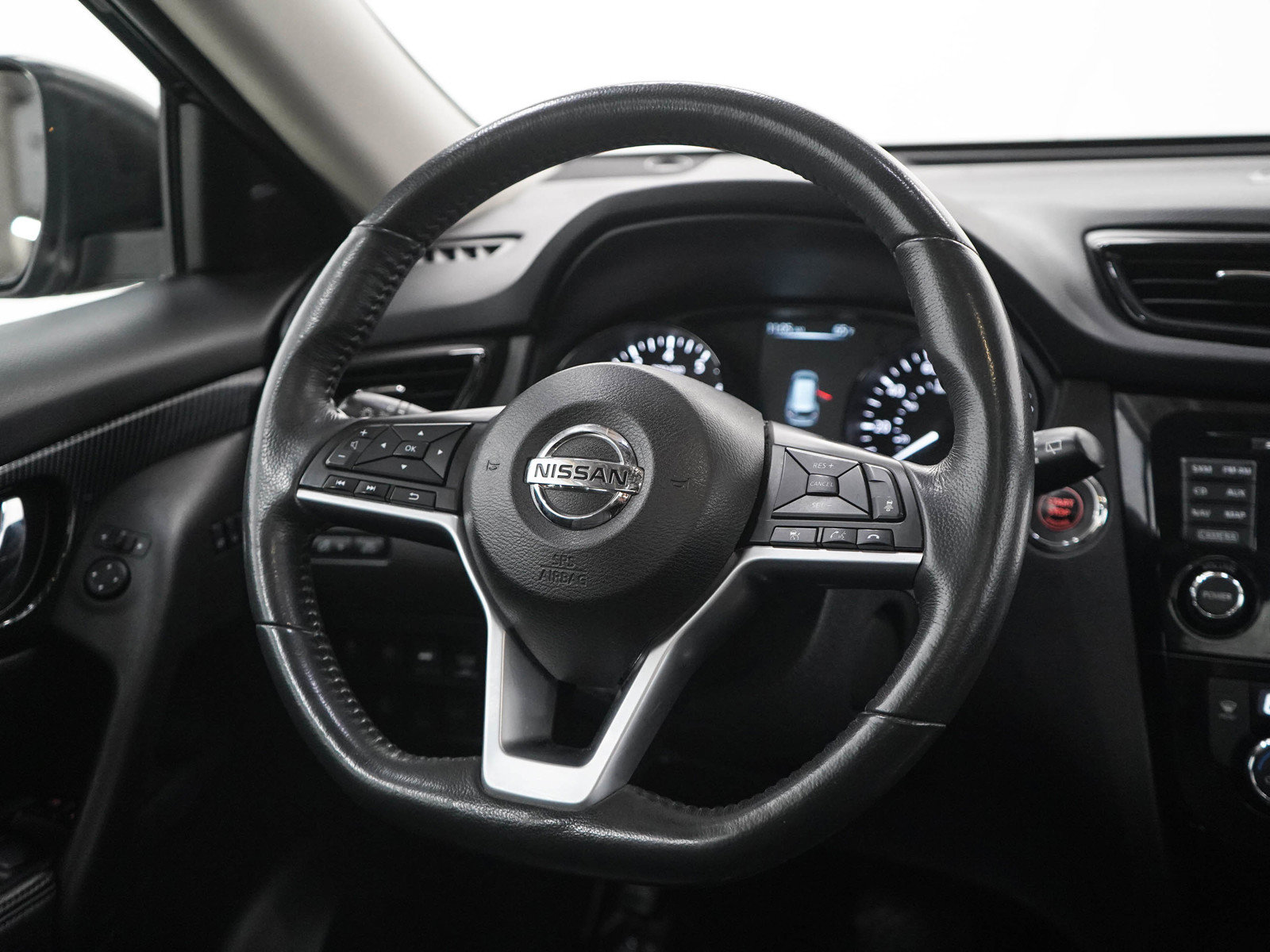 Used 2017 Nissan Rogue SL w/ SL Premium Package AWD/4WD image 14