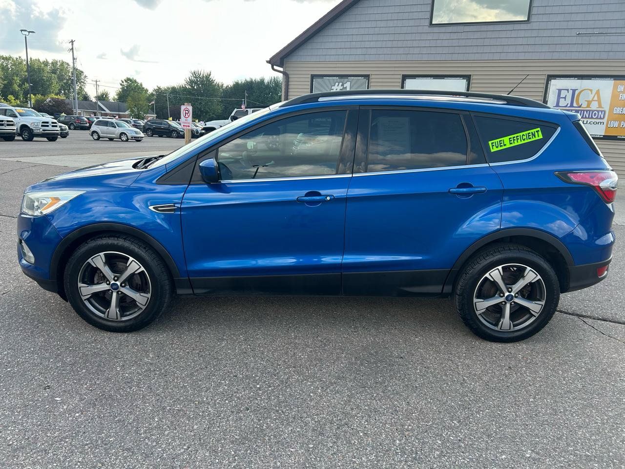 Used 2017 Ford Escape SE w/ Equipment Group 201A FWD image 8