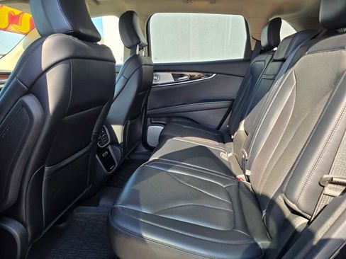 Used 2022 Lincoln Nautilus Reserve w/ Equipment Group 202A image 16