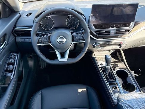 New 2025 Nissan Altima 2.5 SR w/ SR Premium Package image 14
