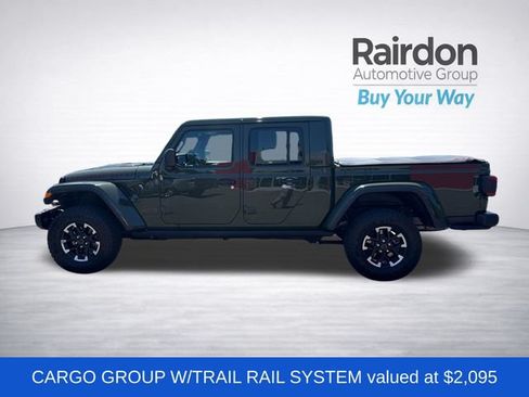 Used 2024 Jeep Gladiator Rubicon AWD/4WD image 4