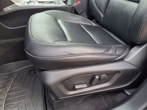 Certified 2020 Ford Explorer XLT w/ Equipment Group 202A image 13