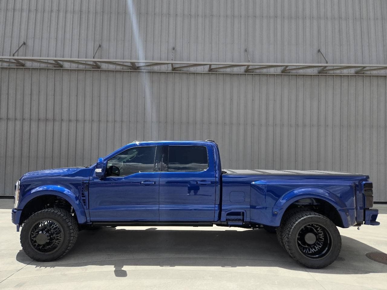 Used 2026 Ford F450 Platinum w/ Platinum Plus Package AWD/4WD image 1