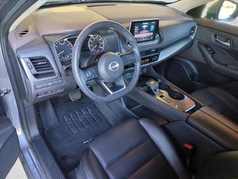 Used 2023 Nissan Rogue SV w/ SV Premium B Package image 10