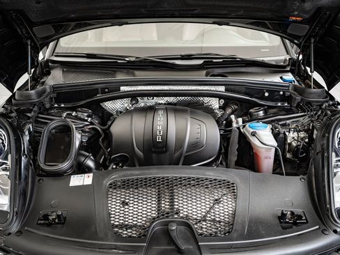 Used 2018 Porsche Macan image 43