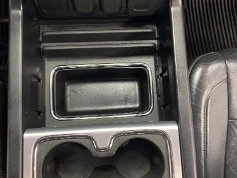 Used 2014 GMC Sierra 1500 SLT w/ SLT Crew Cab Value Package image 18