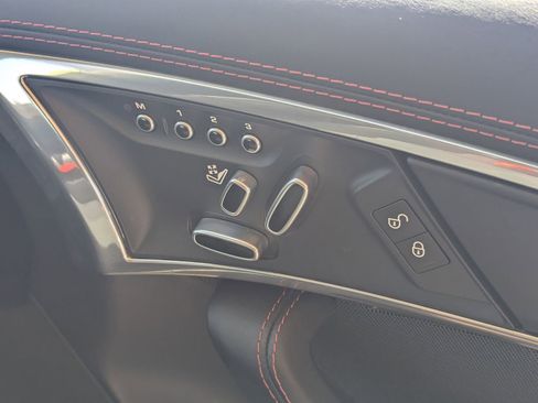 Used 2020 Jaguar F-TYPE Checkered Flag image 16