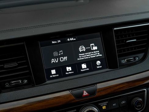 Used 2019 Kia Cadenza Premium image 29