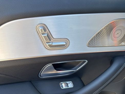 Used 2022 Mercedes-Benz GLE 350 w/ 3rd Row Seat Package image 18