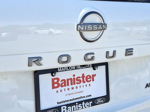 Used 2024 Nissan Rogue S AWD/4WD image 30