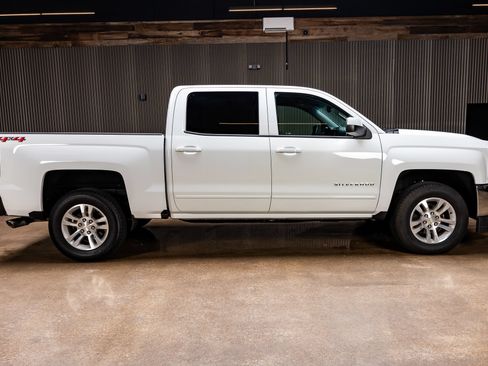 Used 2018 Chevrolet Silverado 1500 LT w/ All Star Edition AWD/4WD image 10