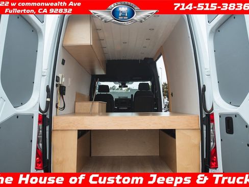 Used 2021 Mercedes-Benz Sprinter 2500 image 1