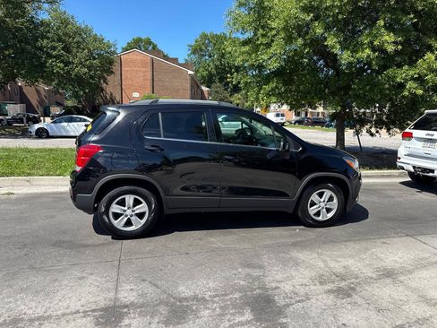 Used 2018 Chevrolet Trax LT FWD image 3