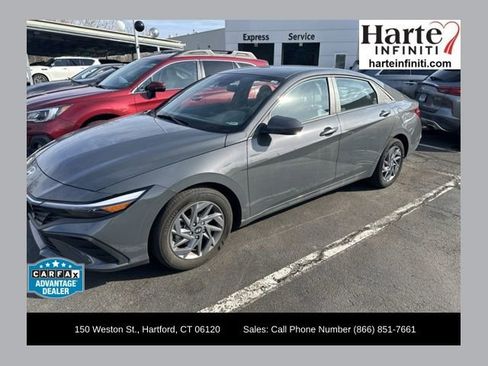 Used 2024 Hyundai Elantra SEL image 1