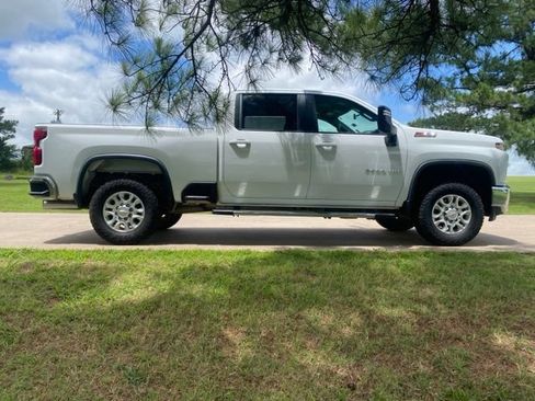 Used 2021 Chevrolet Silverado 2500 LT w/ Z71 Off-Road Package AWD/4WD image 11
