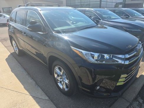 Used 2019 Toyota Highlander Limited image 4