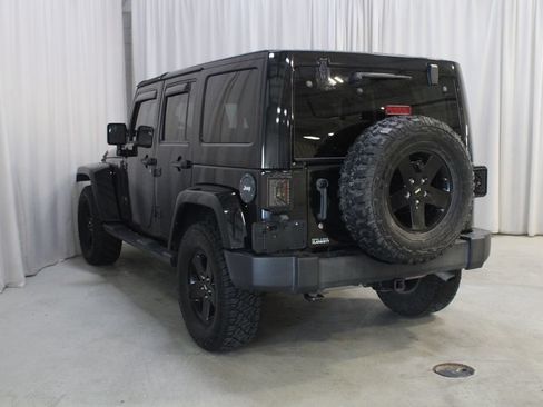 Used 2015 Jeep Wrangler Unlimited Sahara AWD/4WD image 20