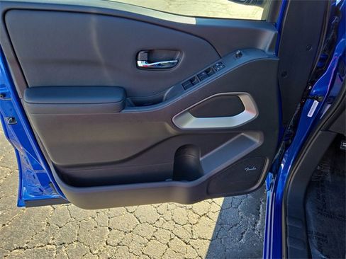 Certified 2024 Nissan Frontier SL w/ Technology Package image 11