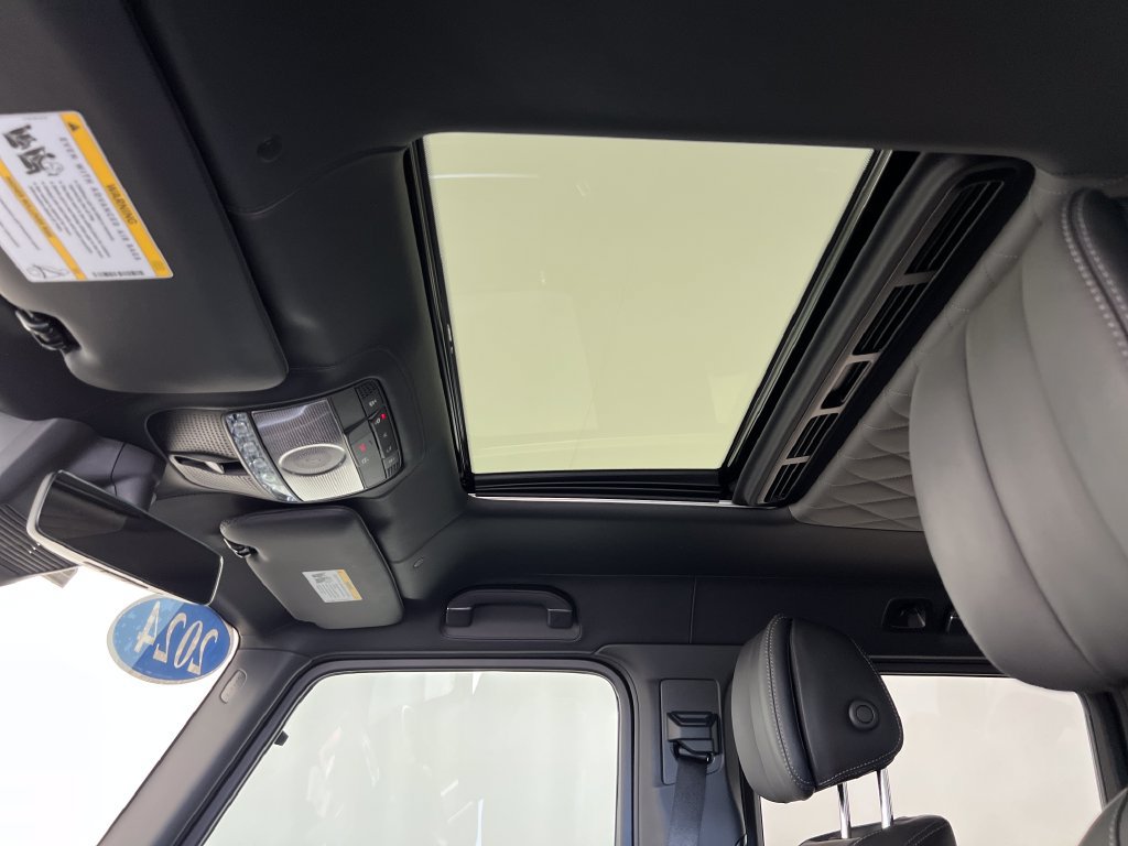 Used 2024 Mercedes-Benz G 550 image 23