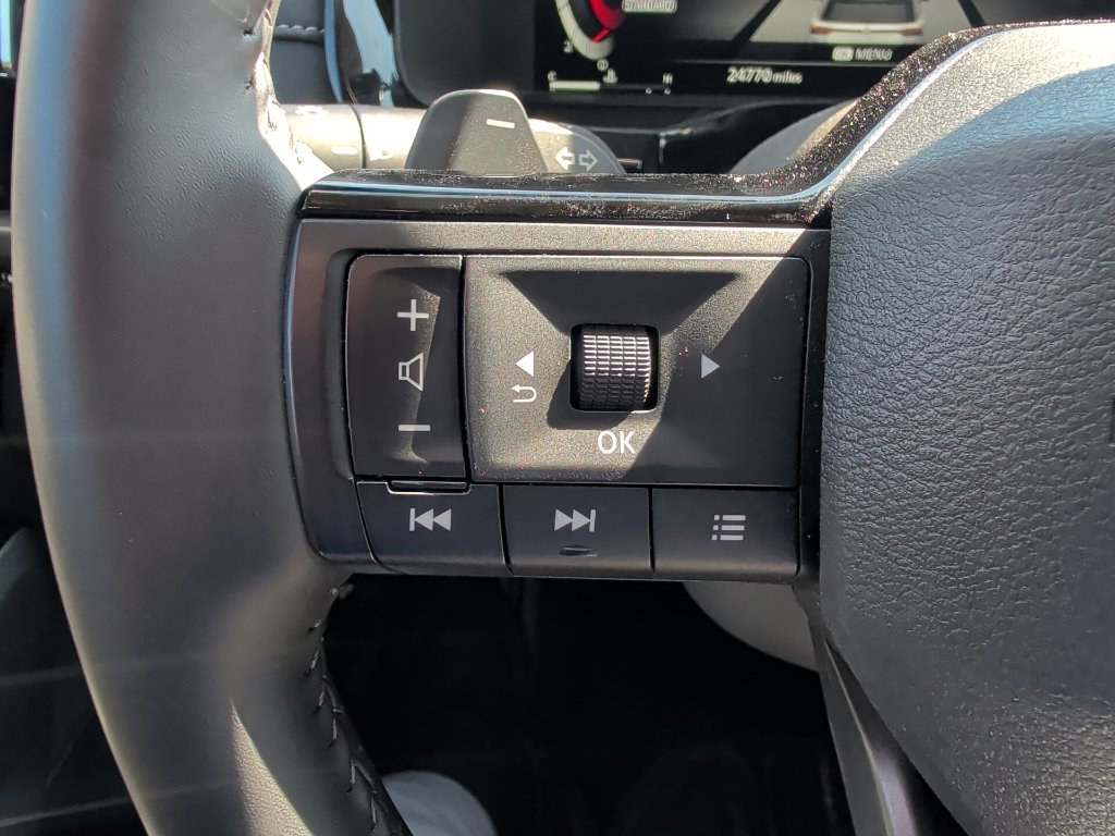 Used 2026 Nissan Pathfinder SL FWD image 15