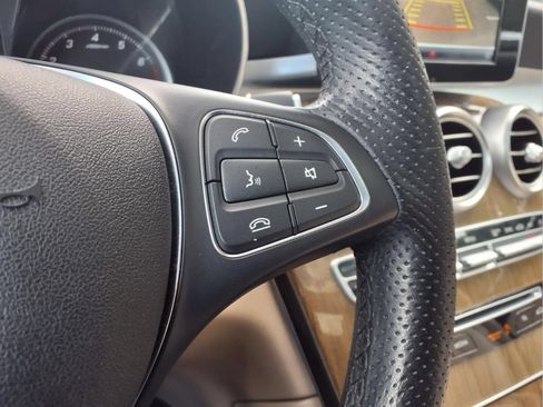 Used 2019 Mercedes-Benz GLC 300 4MATIC image 25