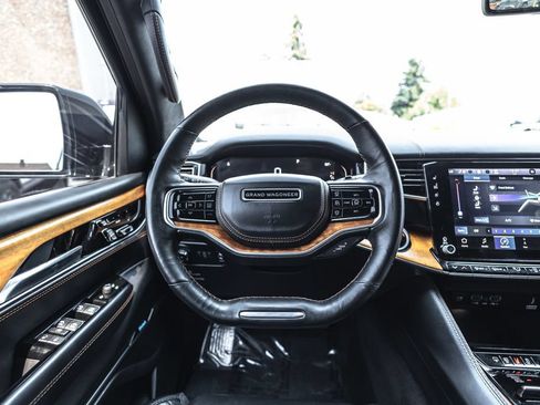 Used 2022 Jeep Grand Wagoneer Series III w/ Flexible Seating Group AWD/4WD image 21