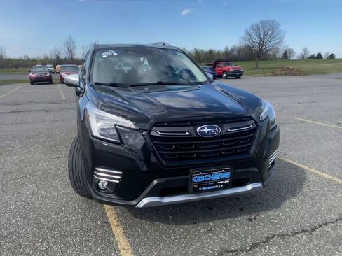 Used 2023 Subaru Forester Touring AWD/4WD image 3