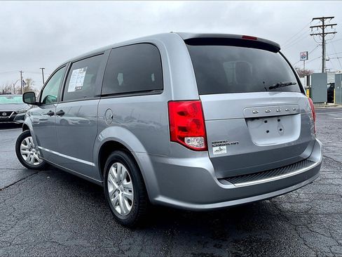 Used 2020 Dodge Grand Caravan SE w/ UConnect Hands-Free Group image 5