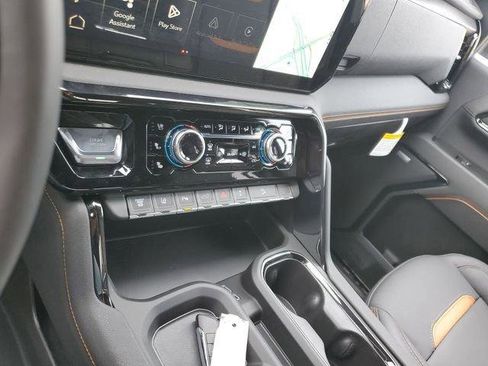 New 2026 GMC Sierra 2500 AT4 w/ AT4 Premium Plus Package AWD/4WD image 16
