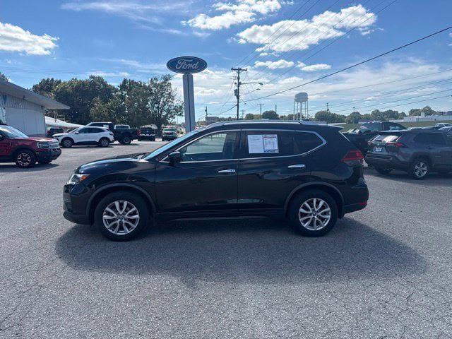 Used 2017 Nissan Rogue SV w/ SV Premium Package FWD image 1