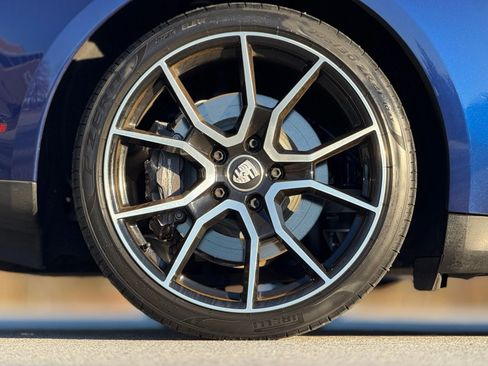 Used 2022 Porsche Taycan image 19