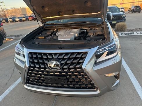Used 2022 Lexus GX 460 Luxury w/ Off Road Package image 2