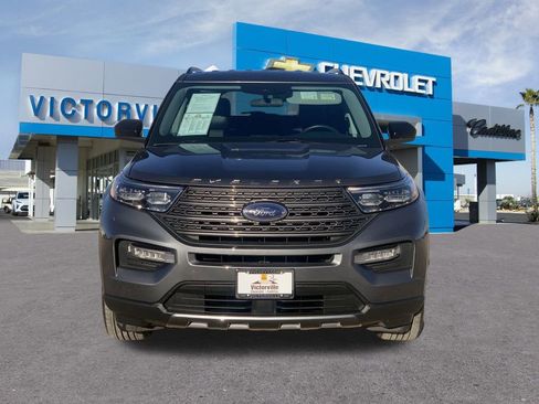 Used 2022 Ford Explorer XLT w/ Equipment Group 202A image 9
