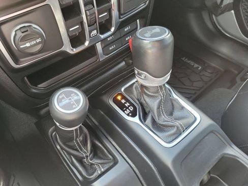 Used 2021 Jeep Wrangler Unlimited Sahara w/ Safety Group AWD/4WD image 16