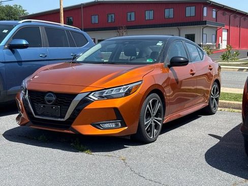 Used 2023 Nissan Sentra SR w/ Electronics Package FWD image 3