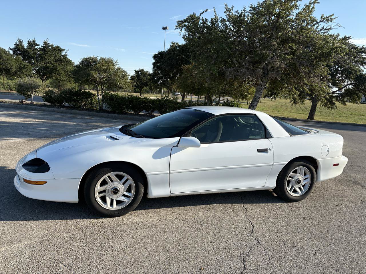 Used 1995 Chevrolet Camaro LT RWD image 3