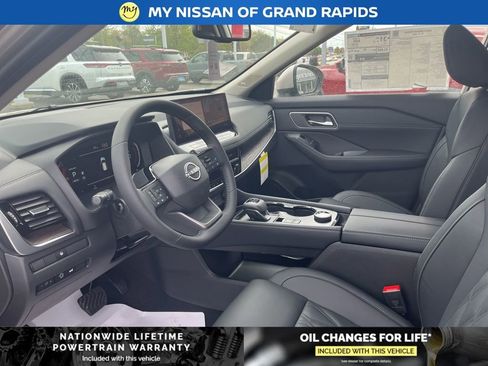 New 2026 Nissan Rogue Platinum AWD/4WD image 13